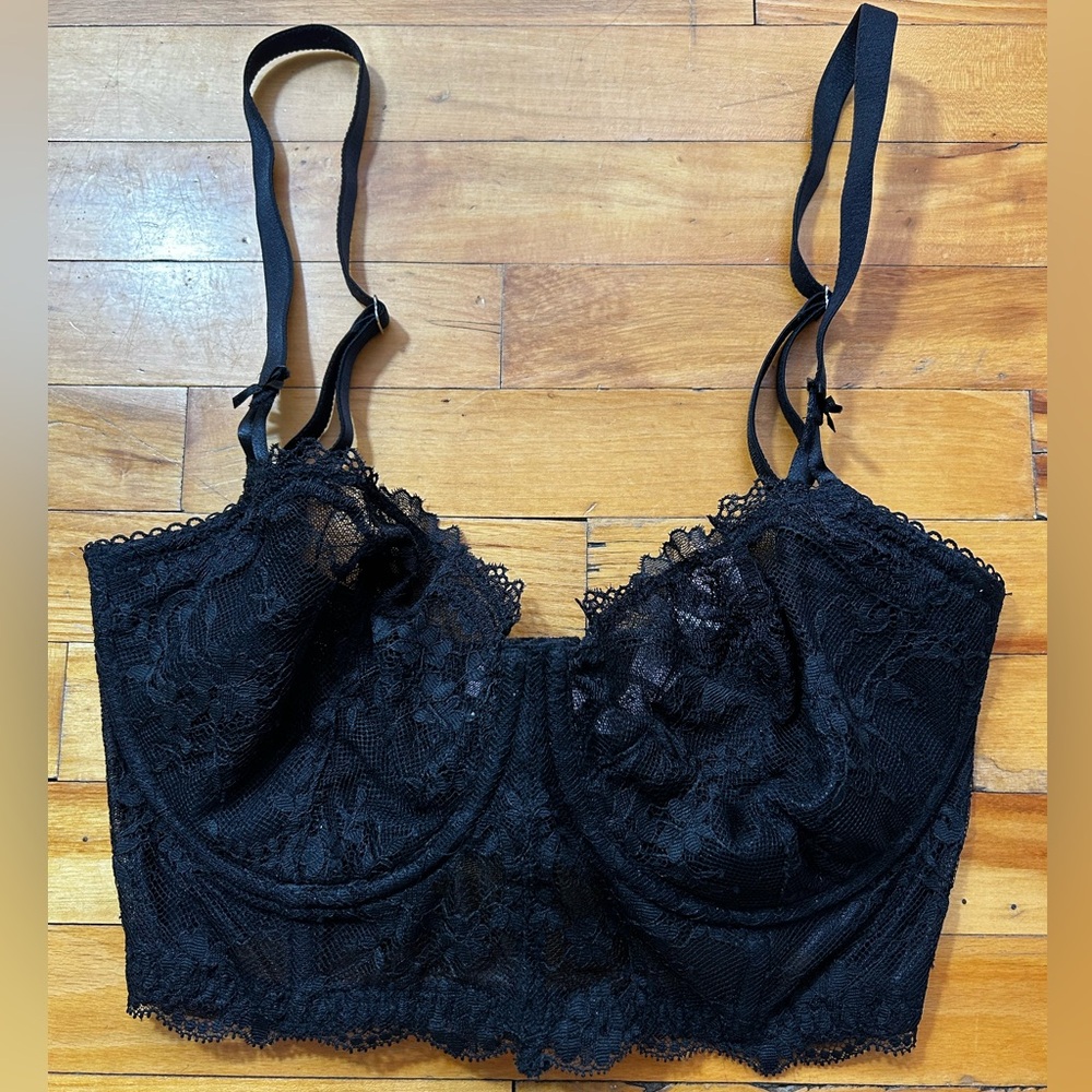 2/40$ 🖤 Victoria’s Secret lace bustier